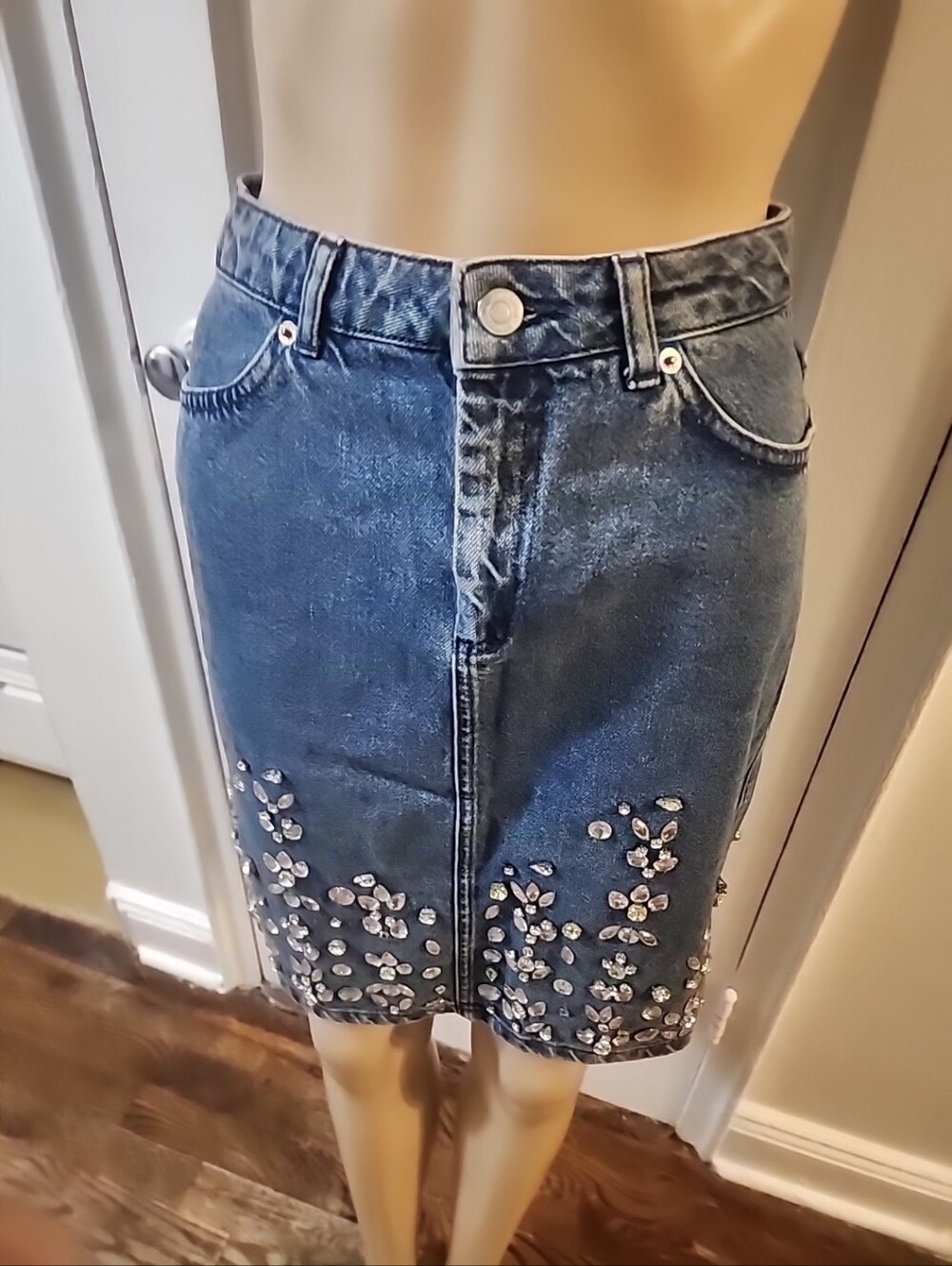 Top Shop Rinestone Embellished Lt. Denim Jean Moto Pencil Skirt Size 4